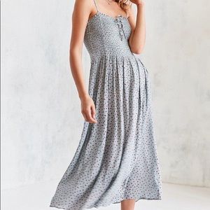 Kimchi Blue Women's Blue Gauzy Smocked Midi Dress